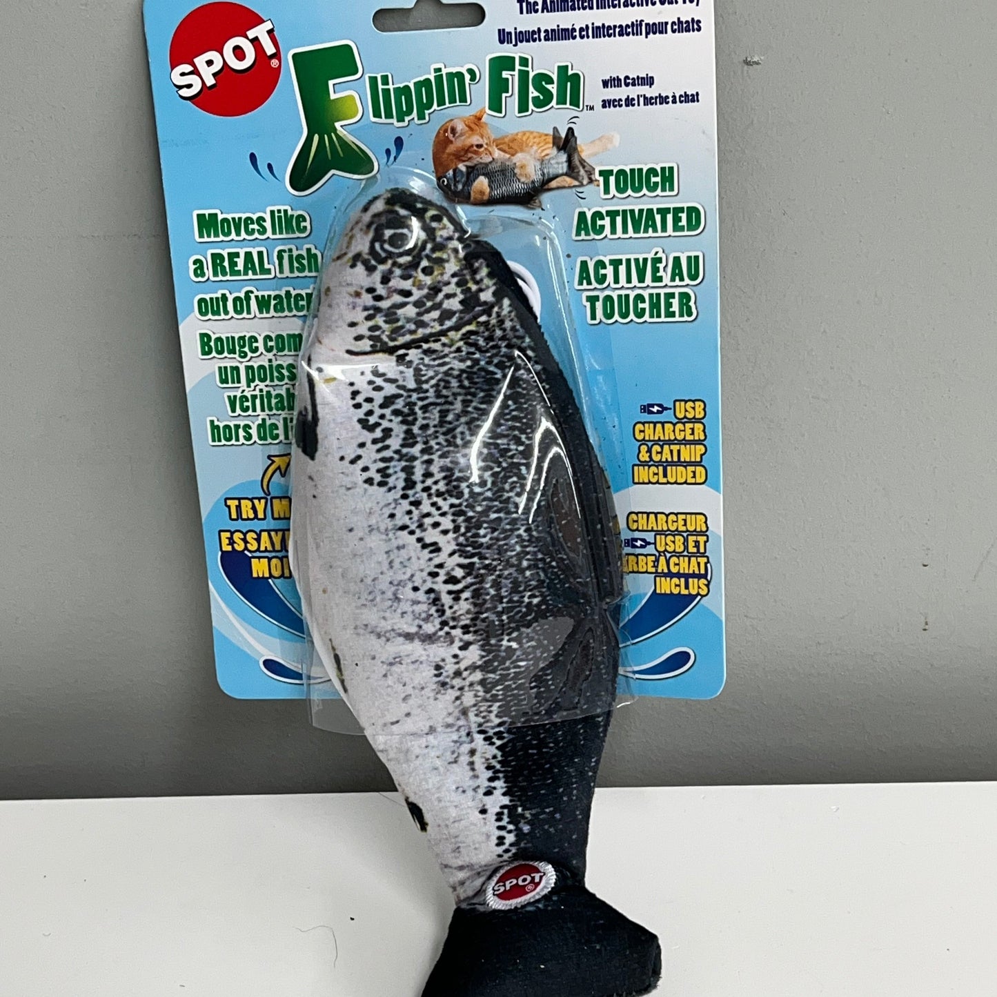 Spot Flippin Fish Cat Toy