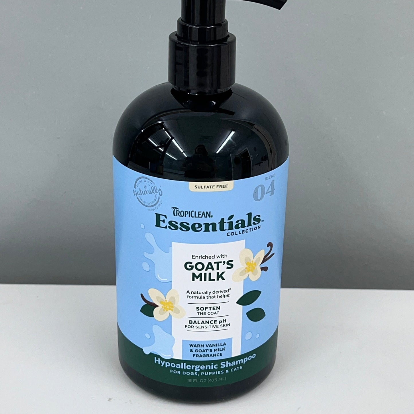 Tropiclean Essentials Hypoallergenic Goats Milk Shampoo 16oz