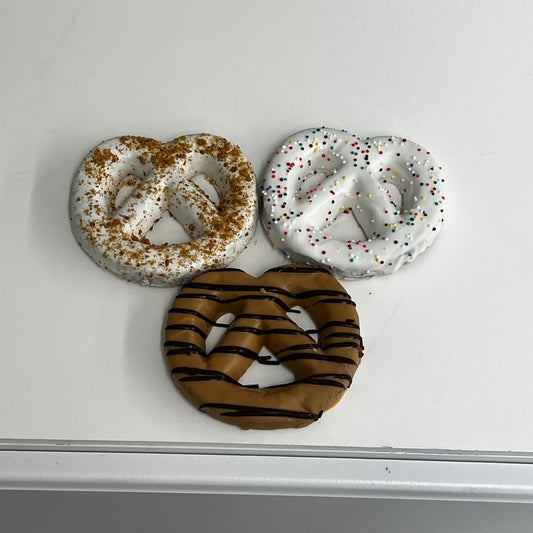 Iced Pretzel Cookie